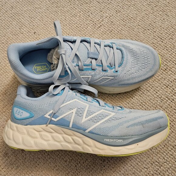 New Balance Women's Fresh Foam 680 V8 Size 8 Running Workout Shoes Sneakers Blue - Picture 1 of 8